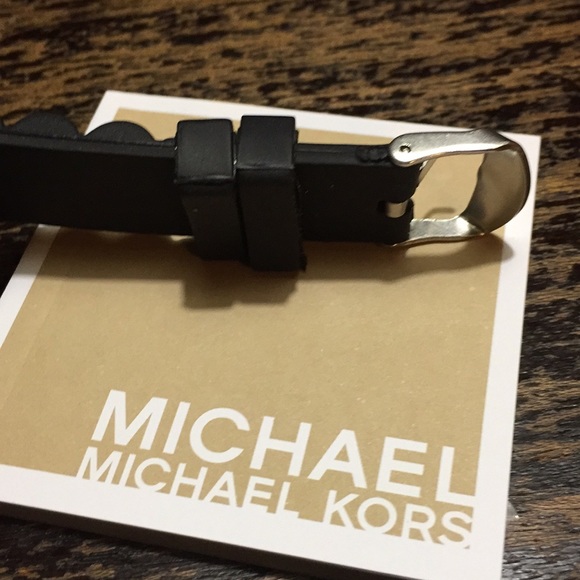 Michael Kors Watch - Picture 7 of 8